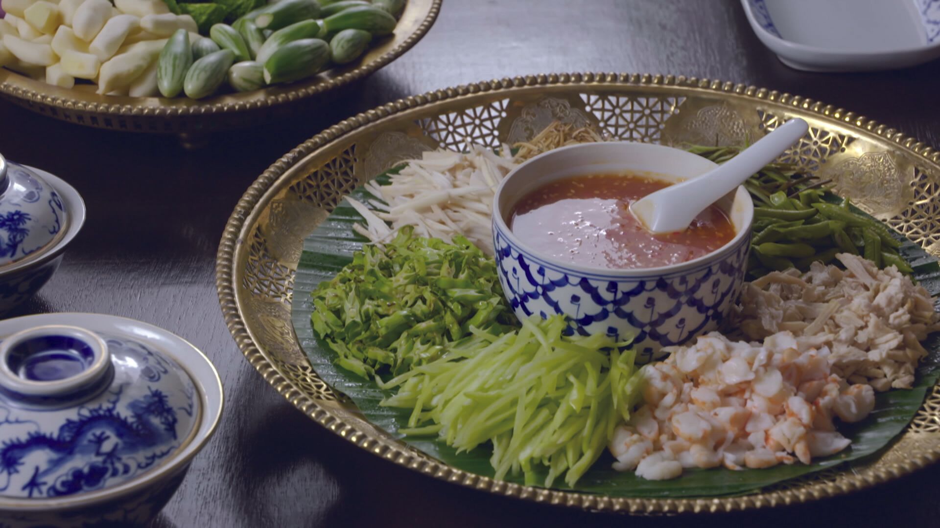 劇中呈現泰式料理常見的冷盤與酸辣醬