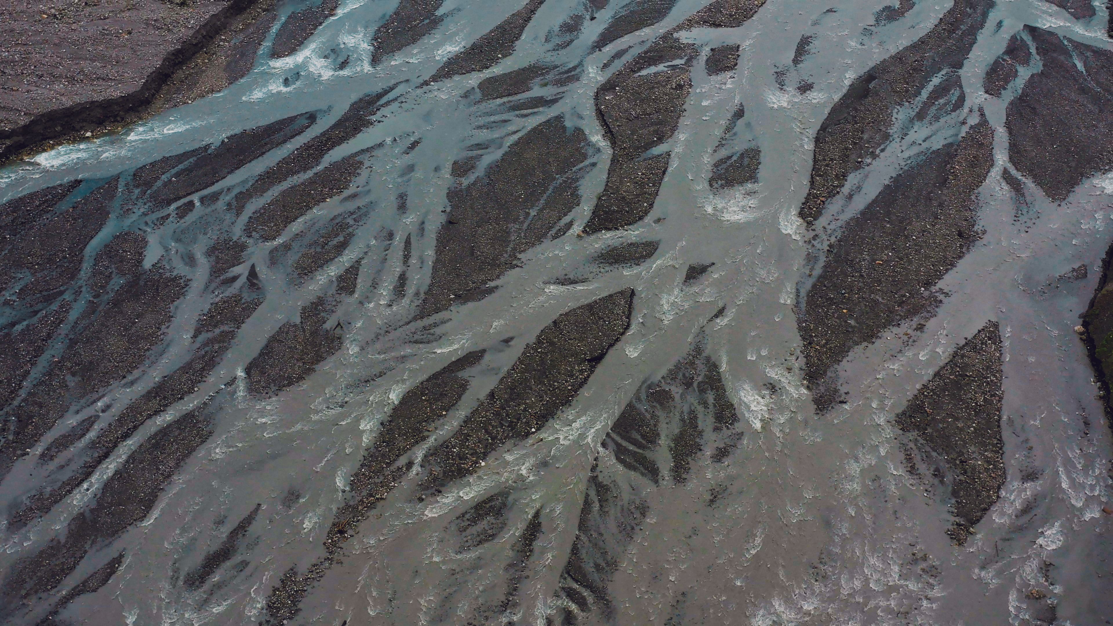 水．不水之間