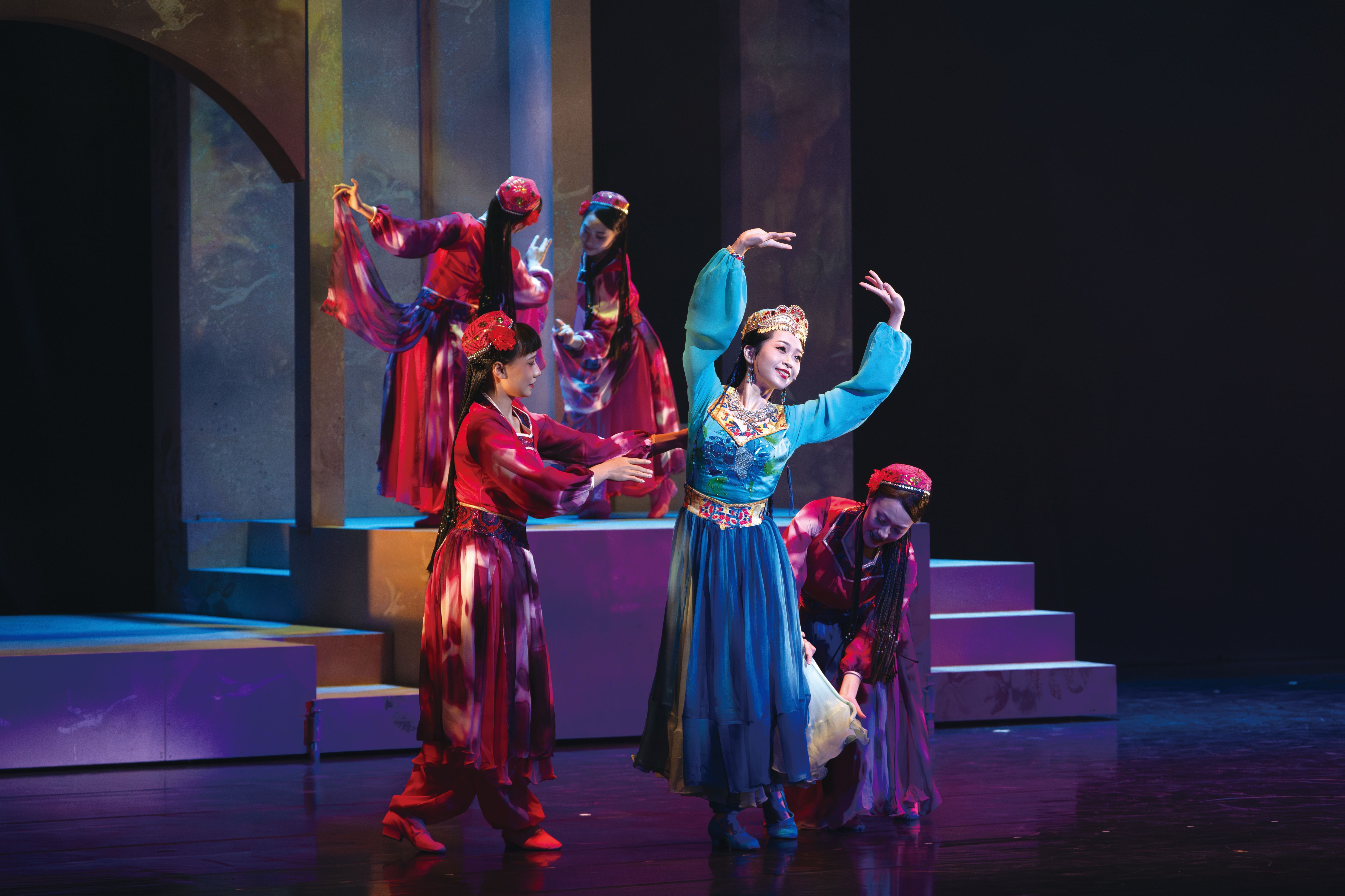 於長安賣藝的胡旋女(吳代真飾)