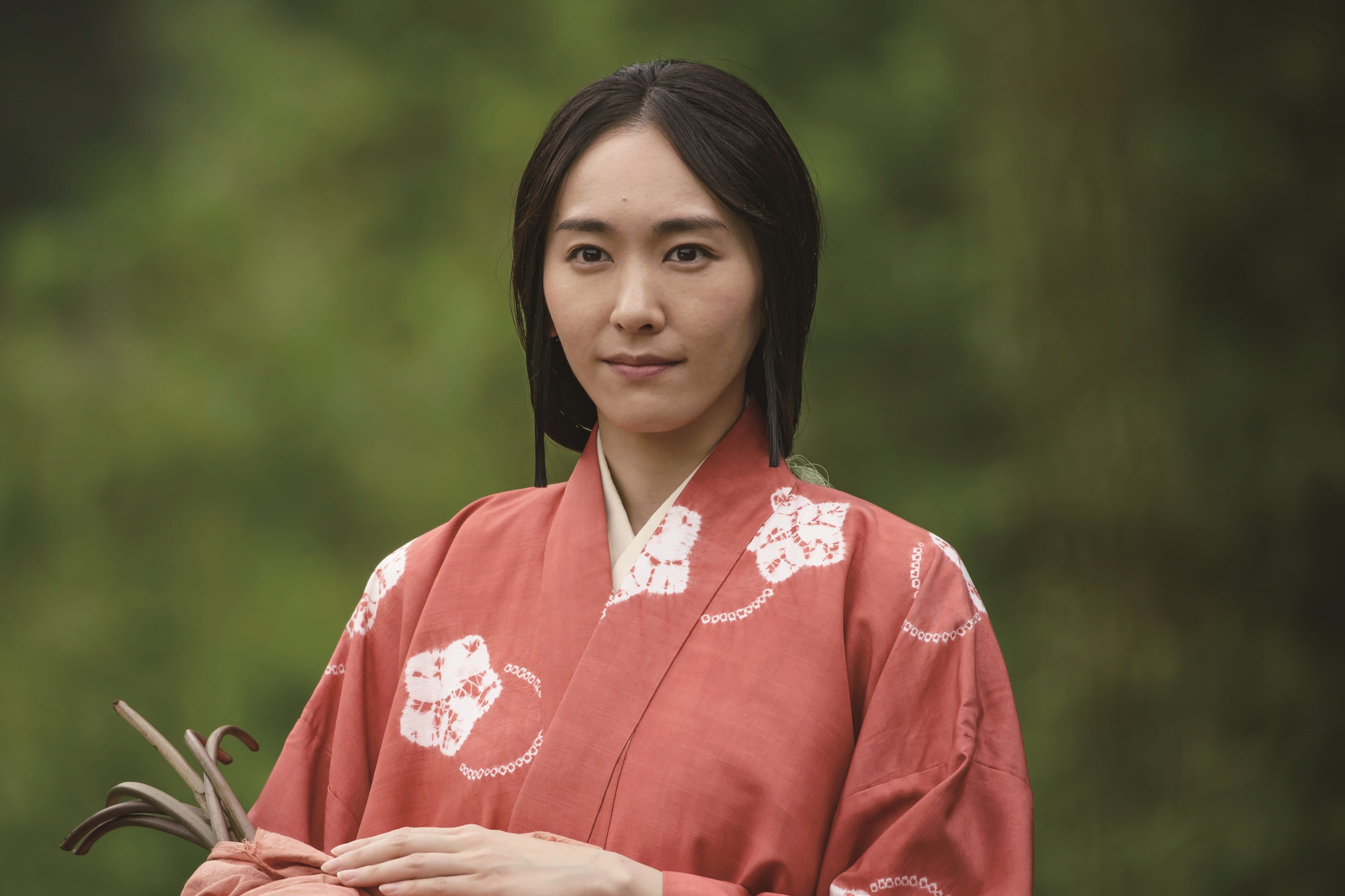 や 八重（新垣結衣飾）