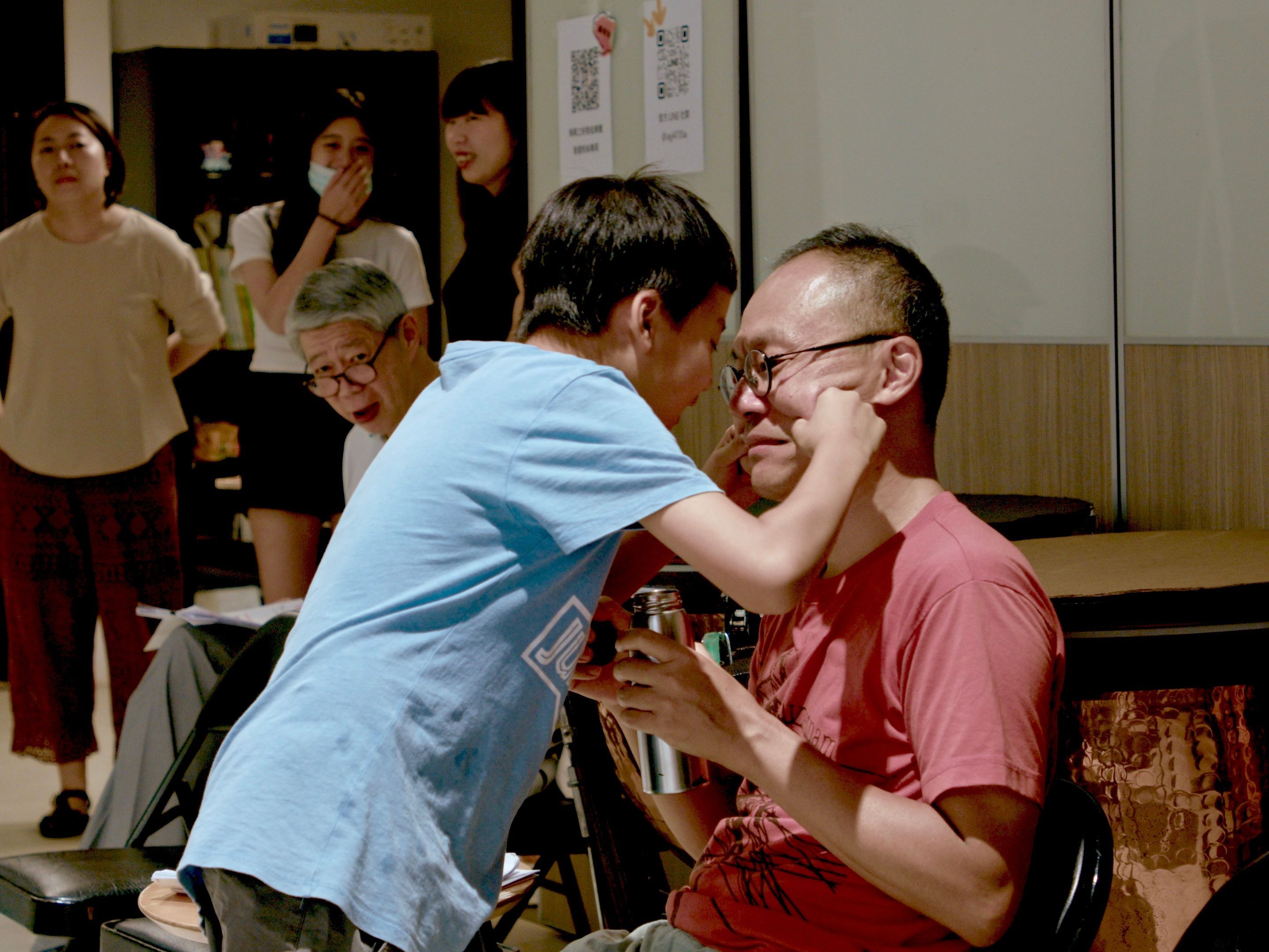 鴻鴻如何詮釋與孩子的關係?