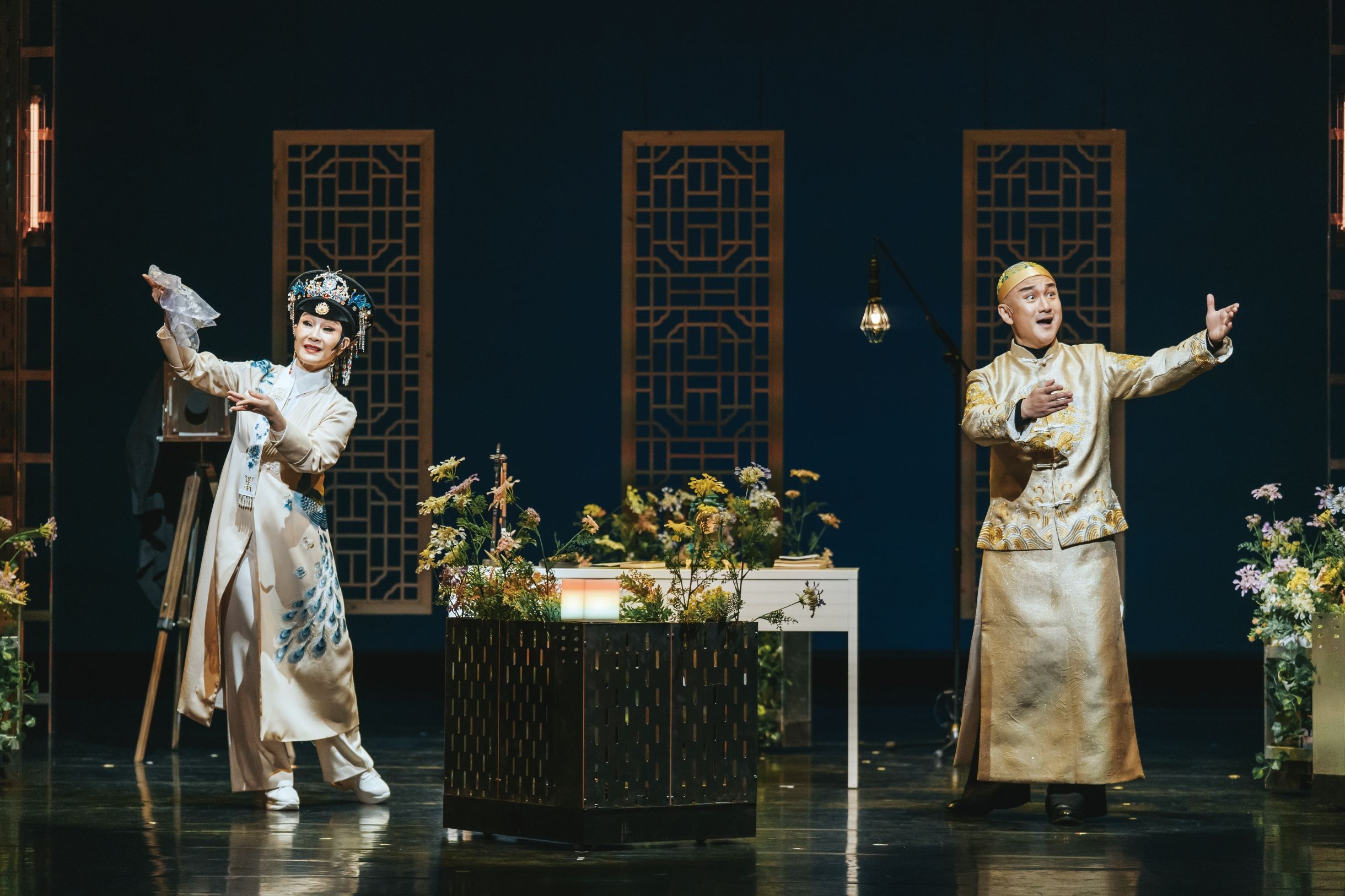 珍妃（魏海敏飾）與光緒（温宇航飾）