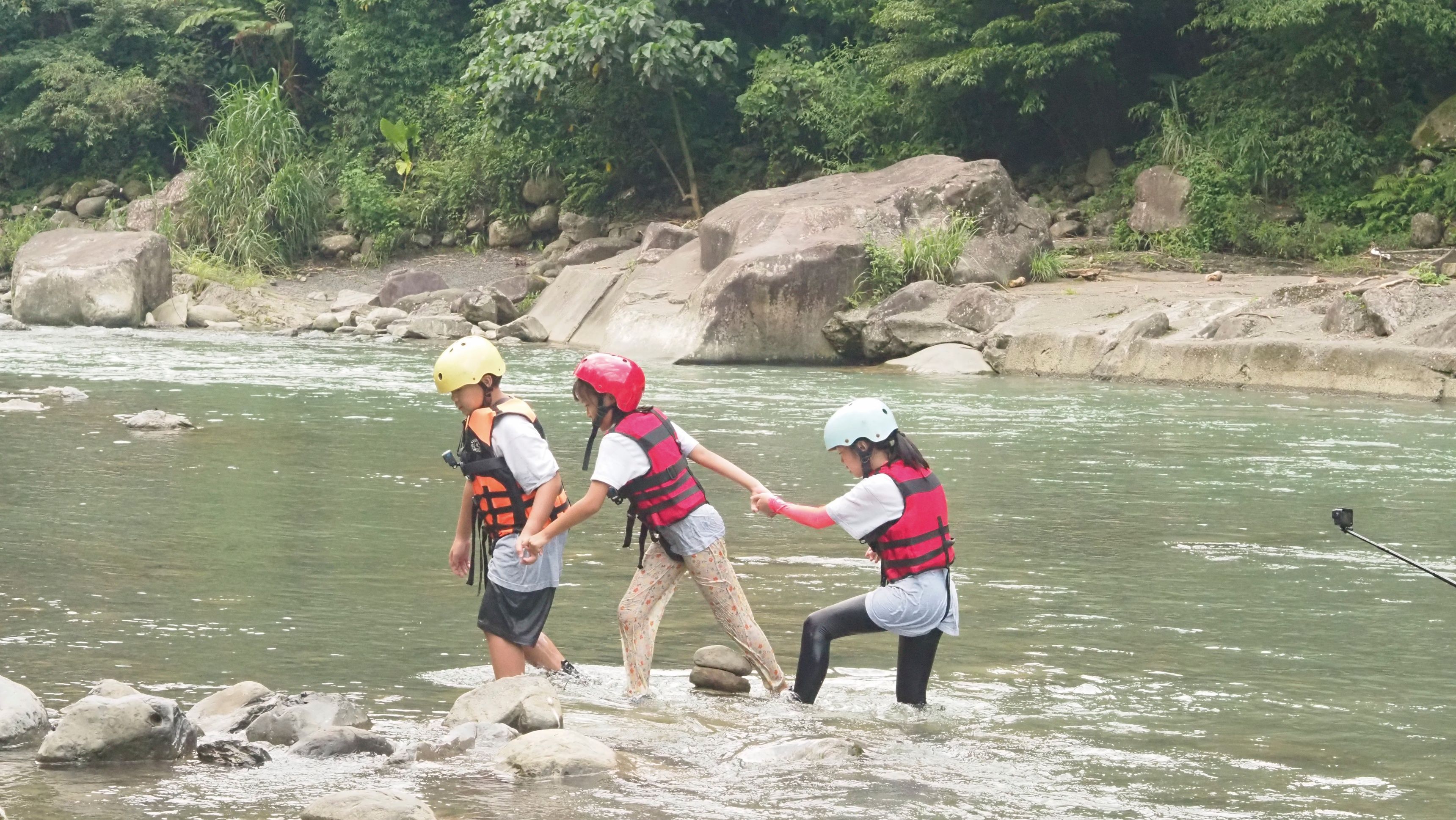 挑戰涉水到對岸