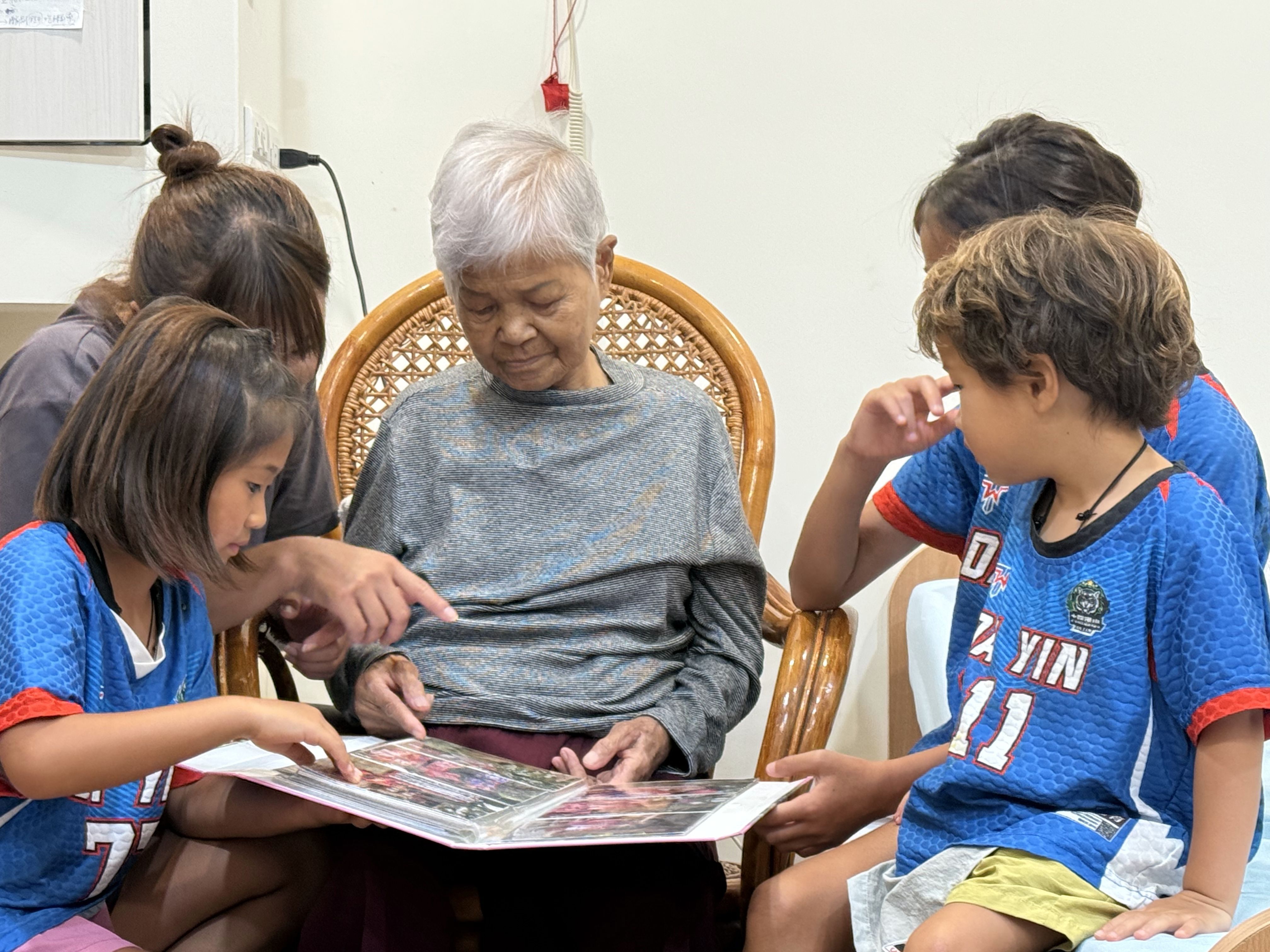 宜蘭的民宿三姊妹與阿祖