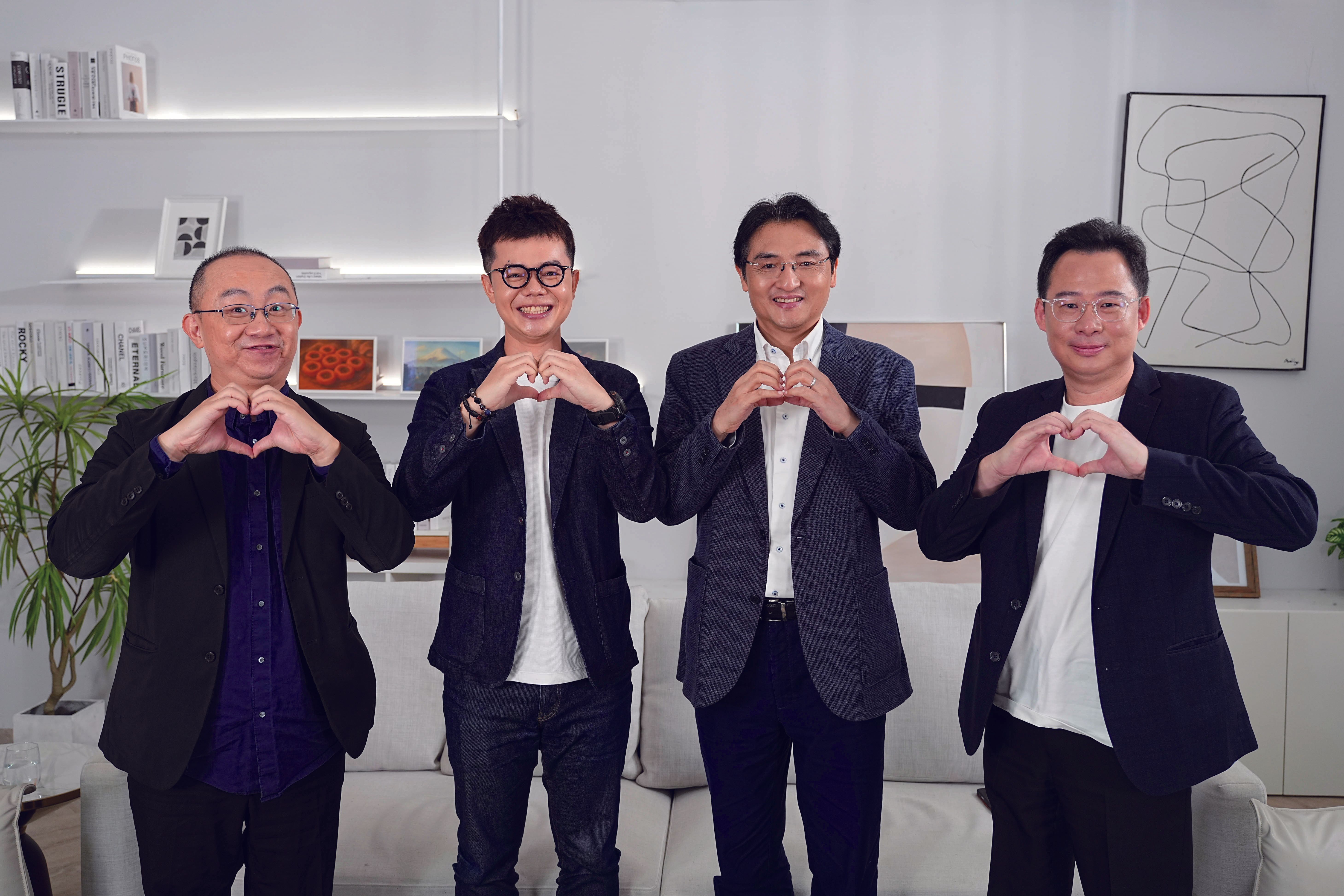 來自苗栗的知日學者徐浤馨(右二起)、出身屏東的高雄市議員張博洋、 成長於苗栗的專欄作家周偉航，都在節目中熱情討論精彩對話