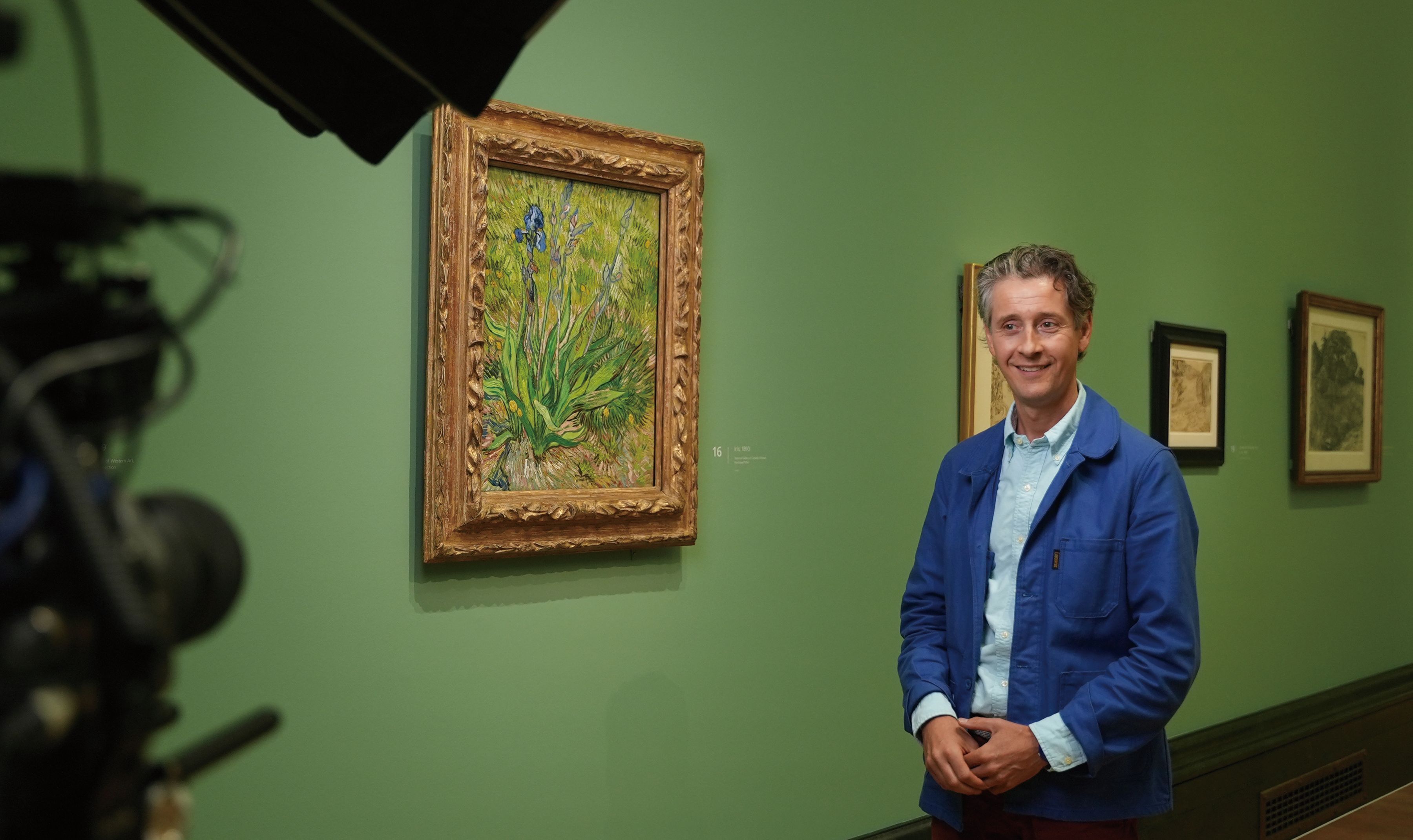 帶觀眾參訪國家藝廊的梵谷作品